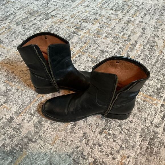 FRYE MELISSA SHORT BUTTON BOOT! EUC! SIZE 8.5 - Picture 13 of 13